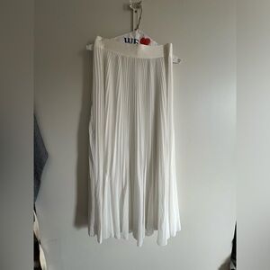 LIKE NEW! Wilfred Flowy Skirt by Aritzia